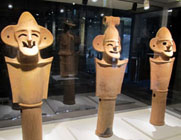 盾持人物埴輪（前の山古墳、本庄市）